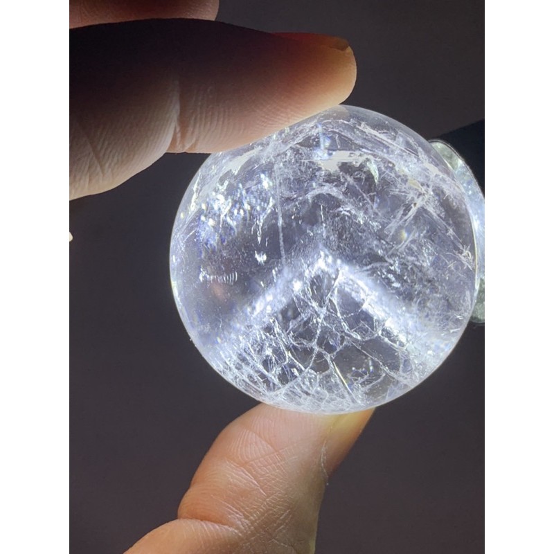 紅針球白水晶球：36.5mm晶中晶是塔山
