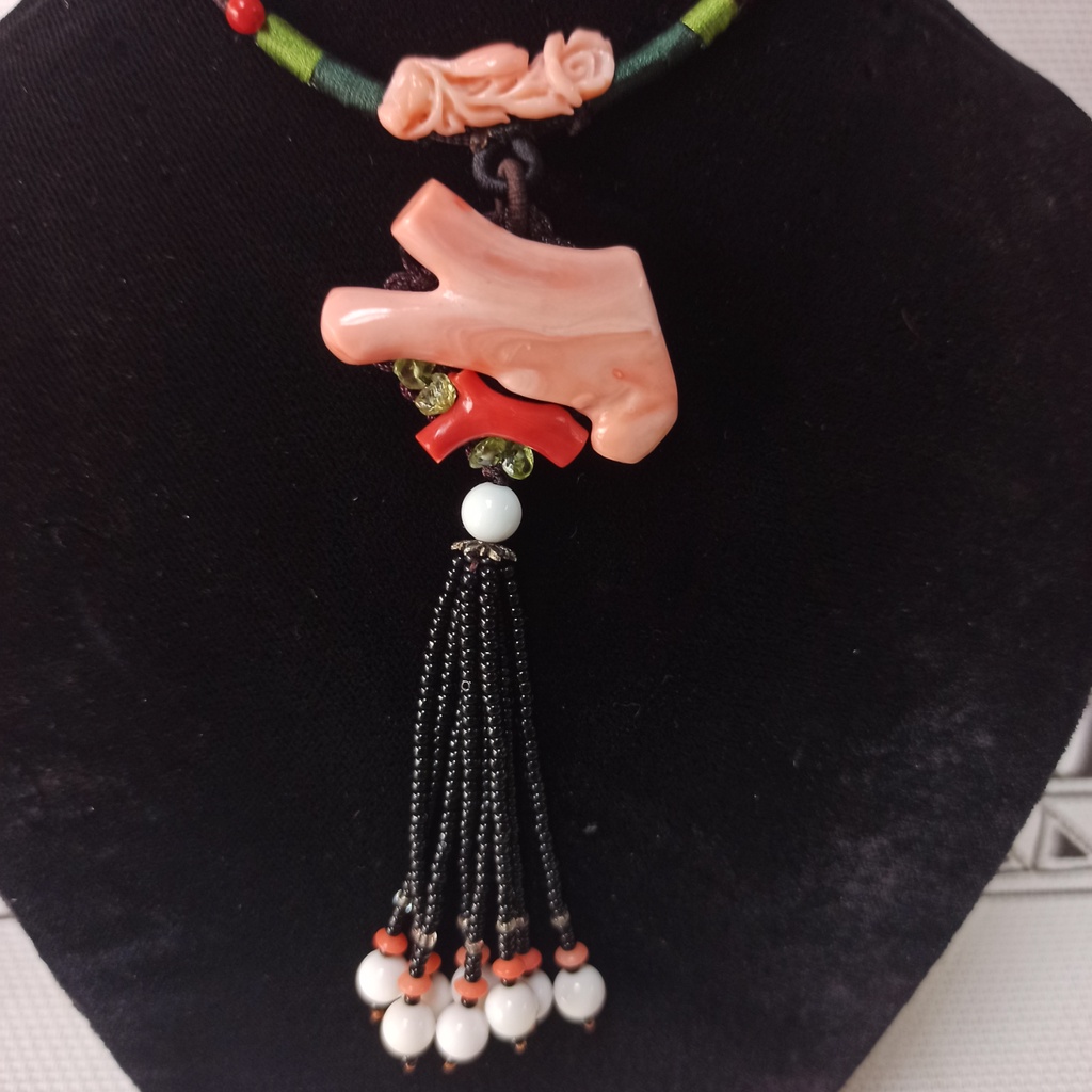 【海洋寶石】 天然紅珊瑚 項鍊 墜子 吊墜 粉色 大紅 原枝 花 珊瑚 中國結繩 設計款 時尚配件 附精美禮盒