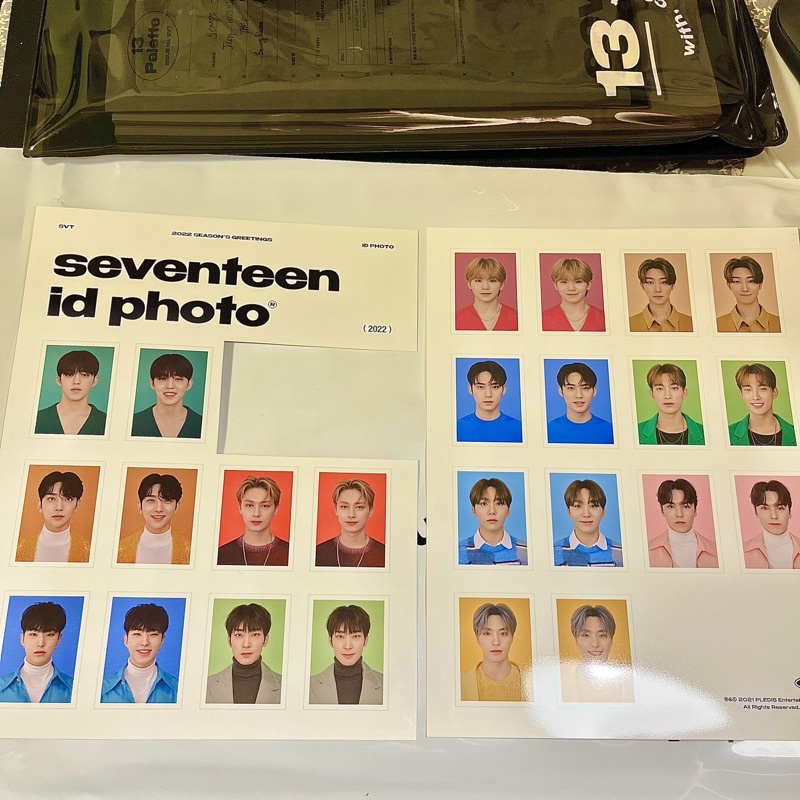 SEVENTEEN 2022年曆 證件照