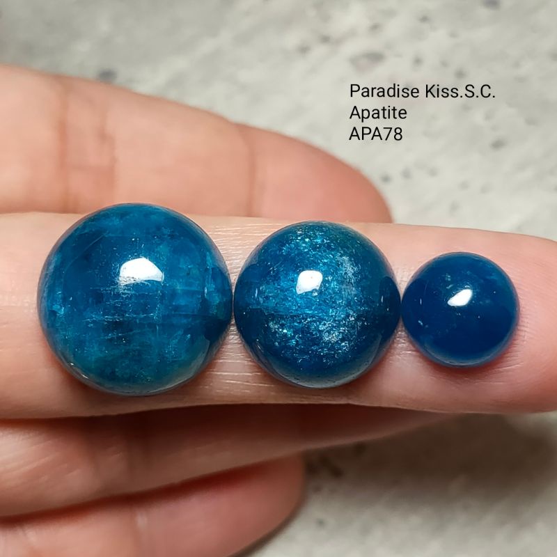 💎APA78.Apatite.天然星光體藍磷灰石.絕美的深海藍色系.無孔完整體(鑲嵌款裸石).3顆1組
