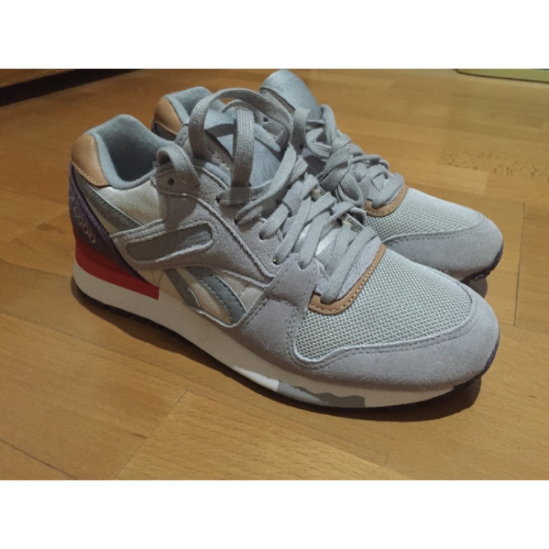 Reebok 灰色慢跑鞋 GL6000