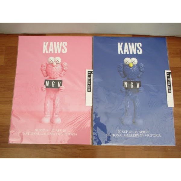 &lt;現貨&gt;toy_linjayyu全新 KAWS NGV Poster BFF 海報 兩色 藍 BFF 粉紅BFF
