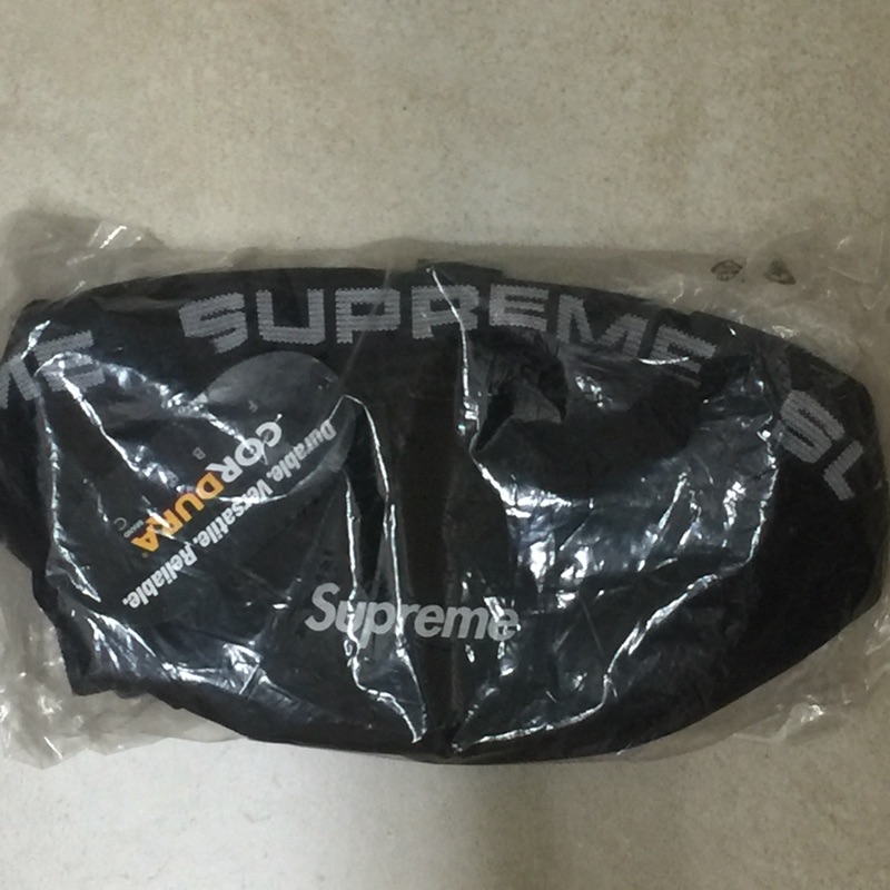 Supreme 44th 黑色腰包