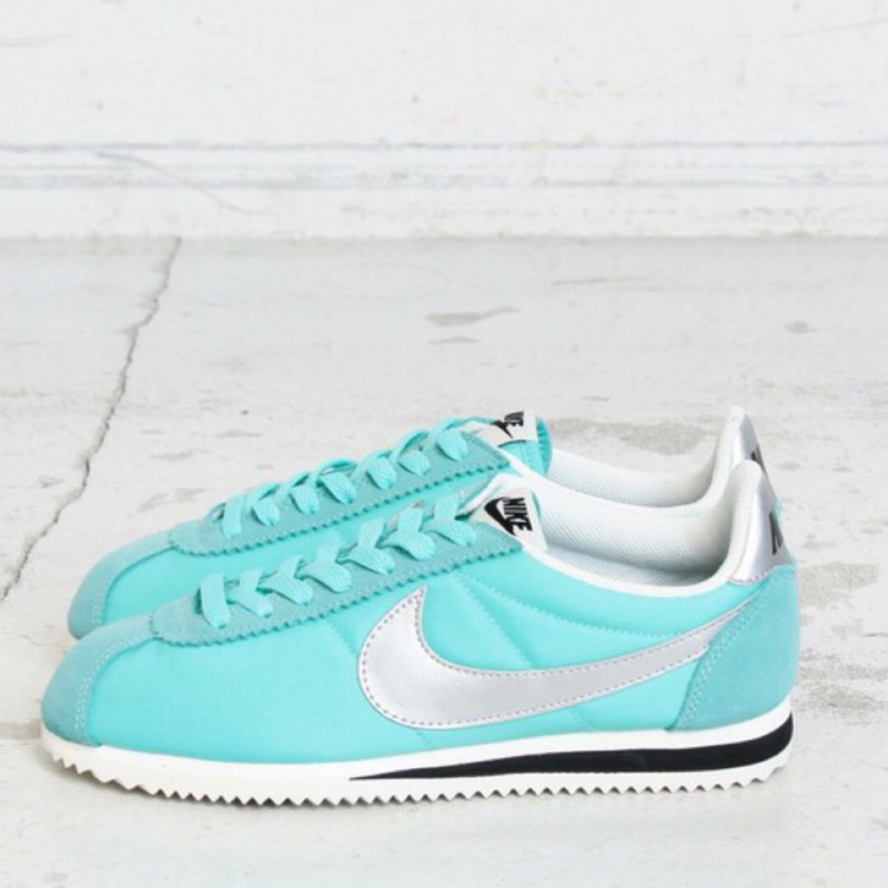 wmns classic cortez premium