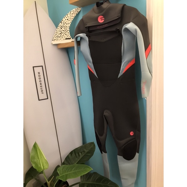 Billabong womens wetsuits  4/3mm 女生10號 衝浪防寒衣