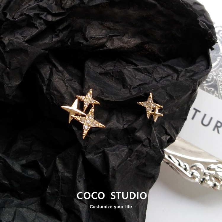COCO STUDIO簡約迷你小款耳釘善良鑲鑽星星耳環創意不對稱耳飾品