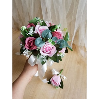 婚禮花束新娘玫瑰蠟玫瑰粉色粉筆和粉色復古綠葉點