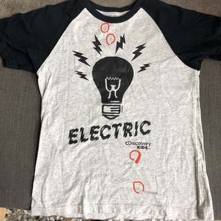 二手 Discovery 短袖上衣 T-Shirt 130公分 男童