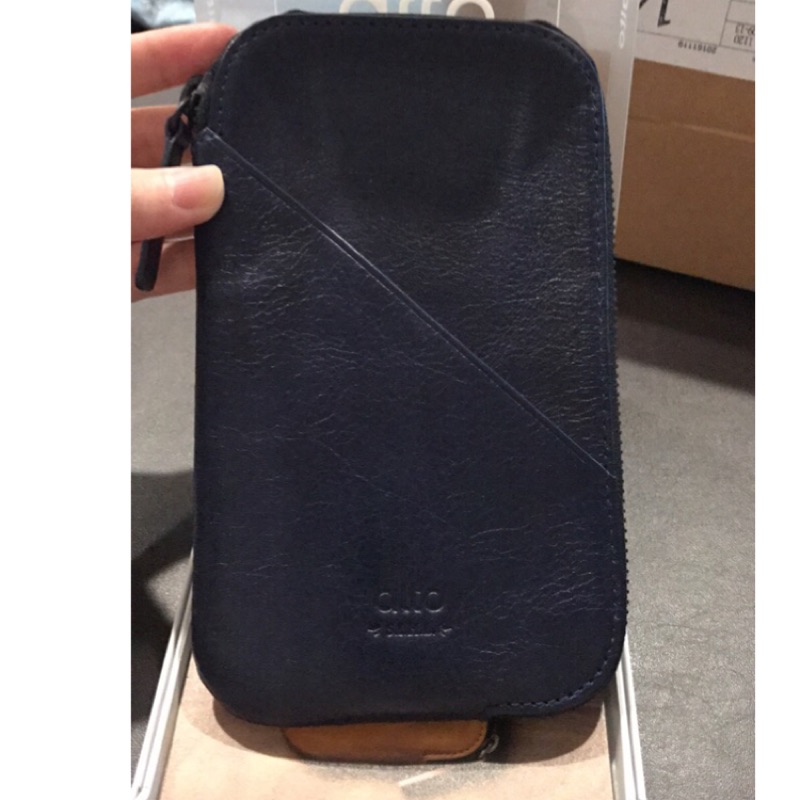 alto 皮革手機收納包 - 海軍藍 皮革保護套 護照夾 手拿包