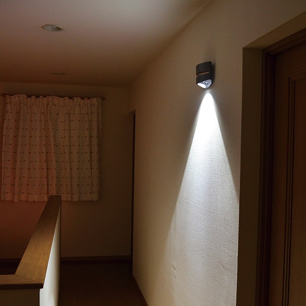 日本朝日電器 LED感應壁掛玄關燈 (HLH-1205DB) 白光