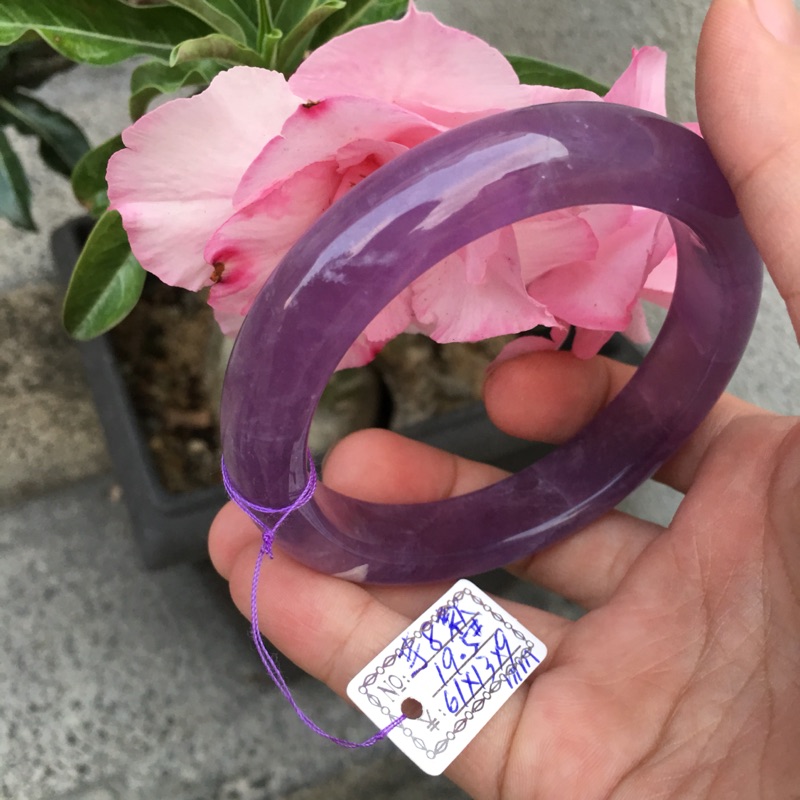 AAA+天然紫水晶手鐲～ 窄版～ 《芋8款》，手圍19.5號，內徑61mm寬13厚9mm, 薰衣草紫水晶、紫水晶手鏈！