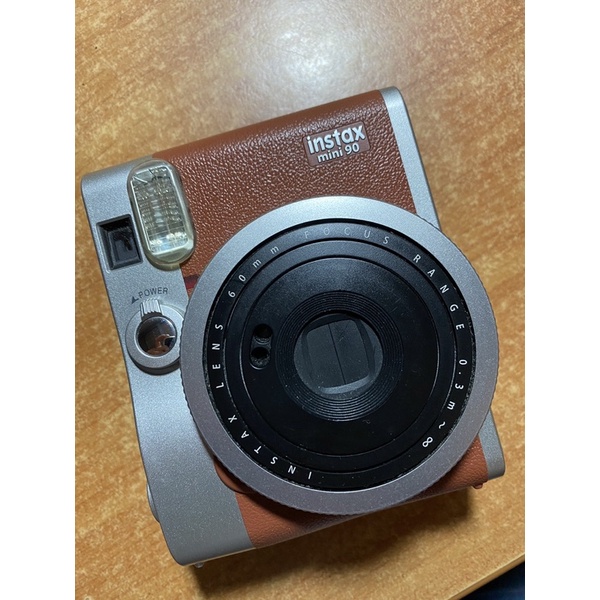 （已保留）免運9成新- Fujifilm Instax mini 90 拍立得相機 附兩顆電池 座充 原廠背帶