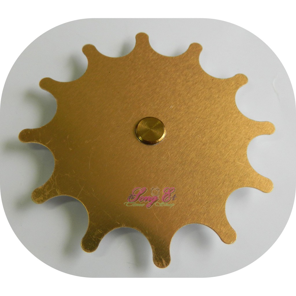 金色齒輪狀秒針頭 直徑 6 公分 太陽孔機芯專用 商品不含拍照用時鐘背景