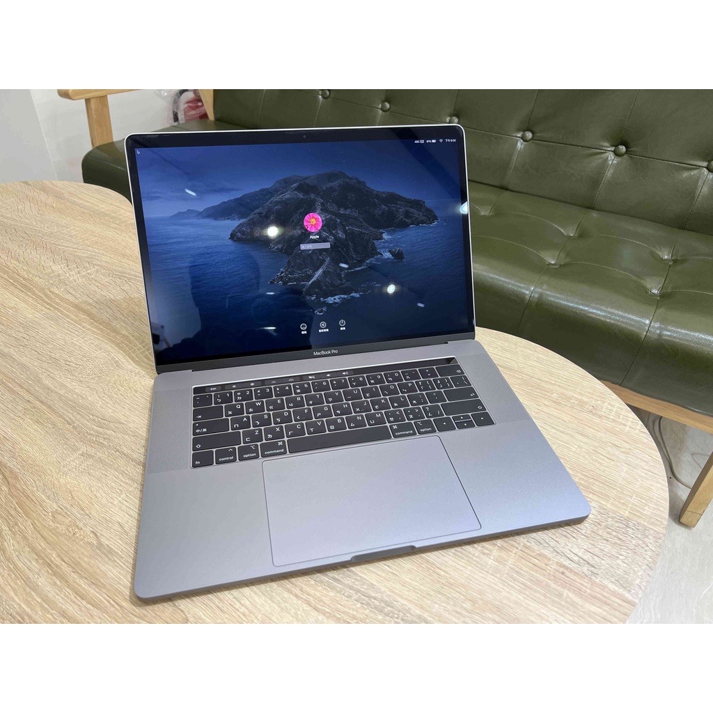 Macbook Pro 15" TouchBar 2018 太空灰色 16G Ram / 256G 全新鍵盤電池
