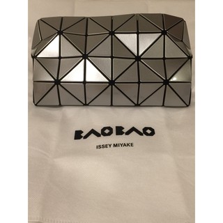 日本製 保證真品 三宅一生 BAOBAO ISSEY MIYAKE 亮面立體 4x6 斜背包(銀色)~男女適用，可面交