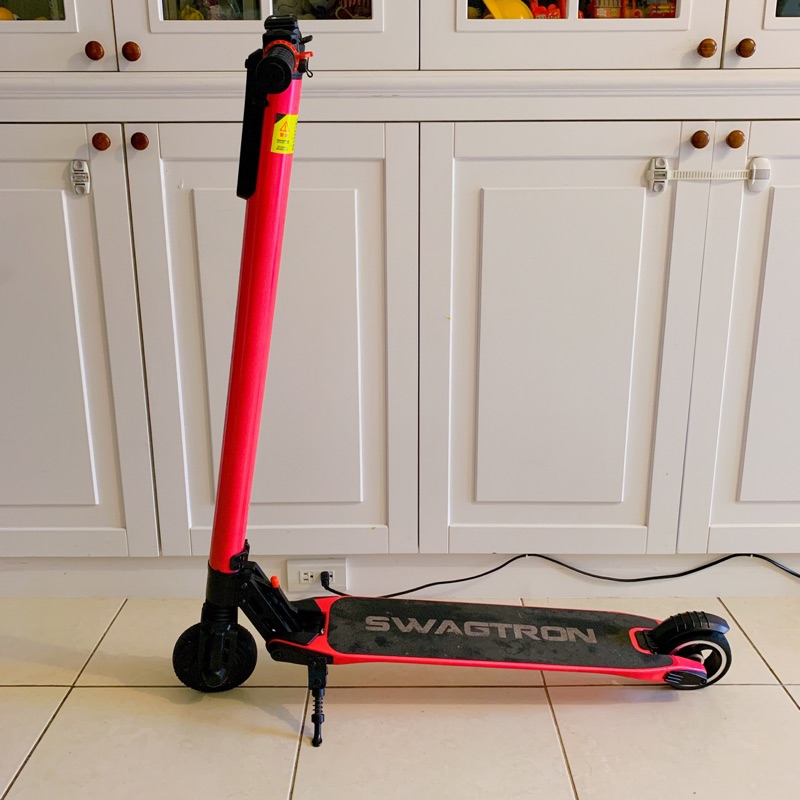 (二手)SWAGTRON碳纖維電動滑板車（桃紅）
