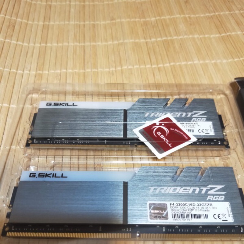 年假結束前下單再折100 G.Skill芝奇 幻光戟 DDR4-3200 16G*2 CL16 黑銀 超頻記憶體