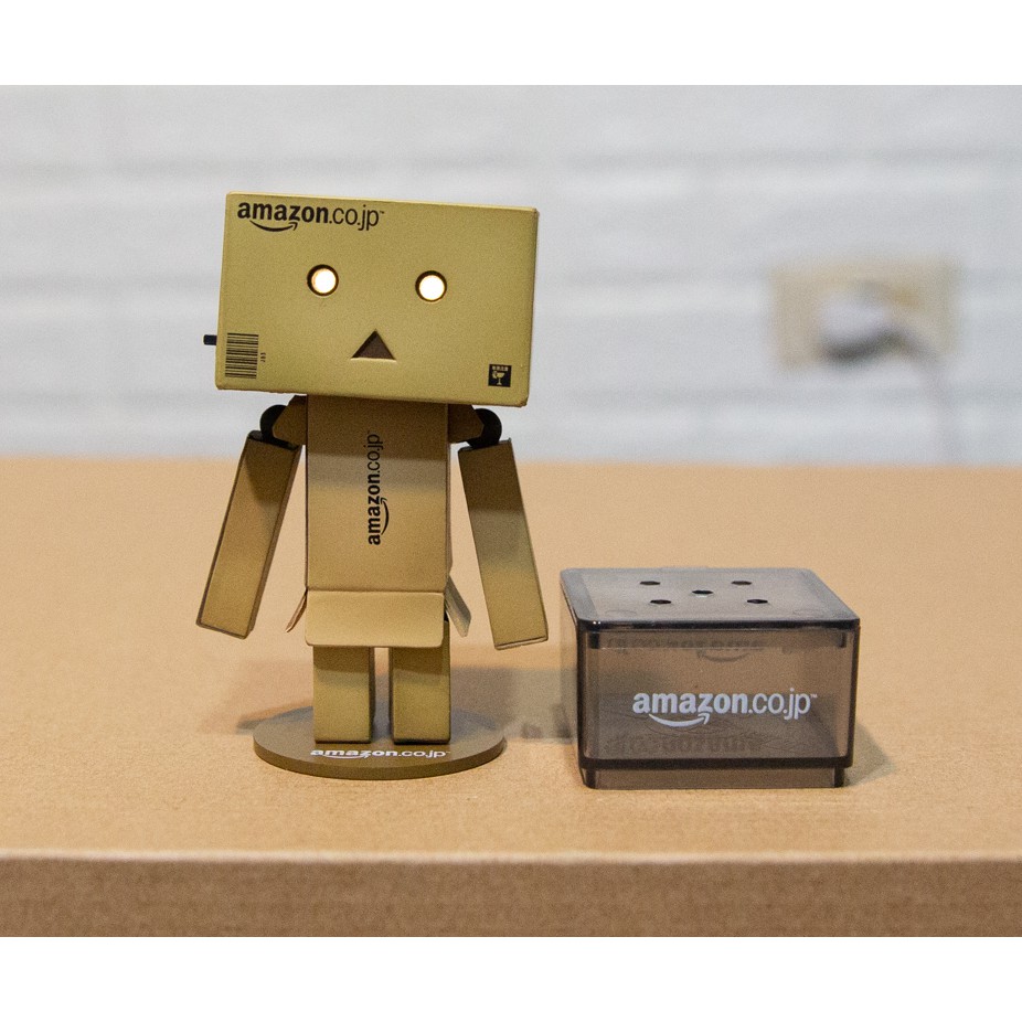 日本亞馬遜amazon 紙箱人阿愣公仔可動初回二手 蝦皮購物