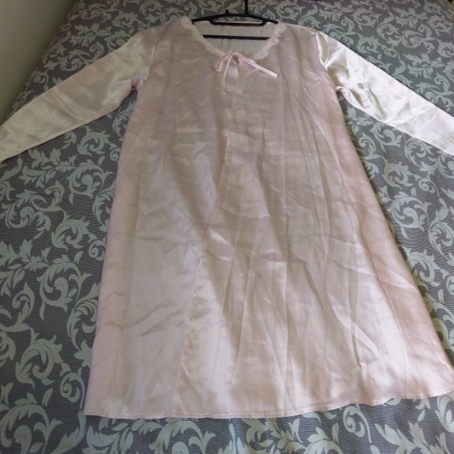專櫃華歌爾wacoal開襟胸前綁帶粉色緞面睡袍