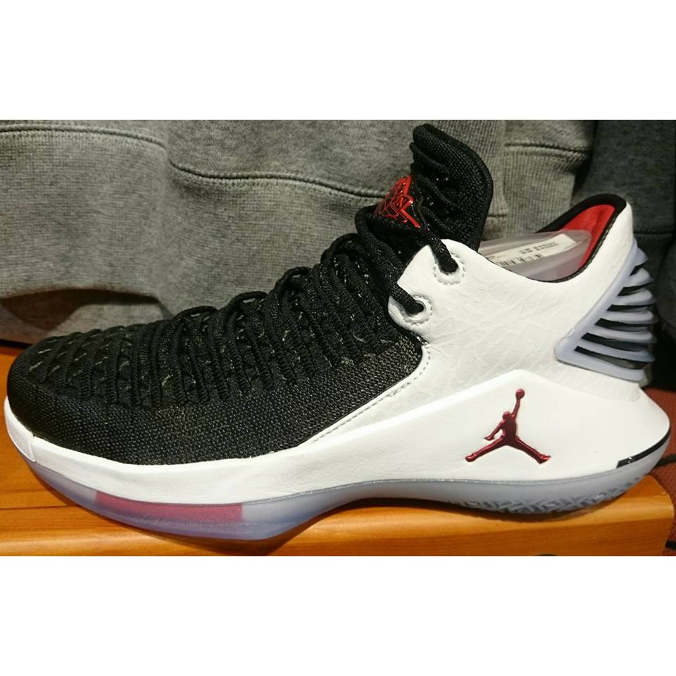 2018 二月 AIR JORDAN XXXII LOW BG AJ32 籃球鞋 黑白紅 AA1257-002