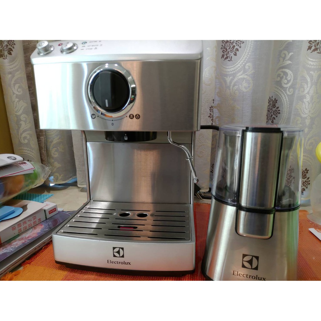Electrolux 伊萊克斯 義式咖啡機EES200E + ecg3003s磨豆機 半自動義式濃縮咖啡機 打奶泡