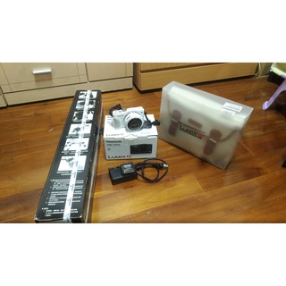 Panasonic DMC-GF6 14-42白色X鏡組 送全新腳架+揹包