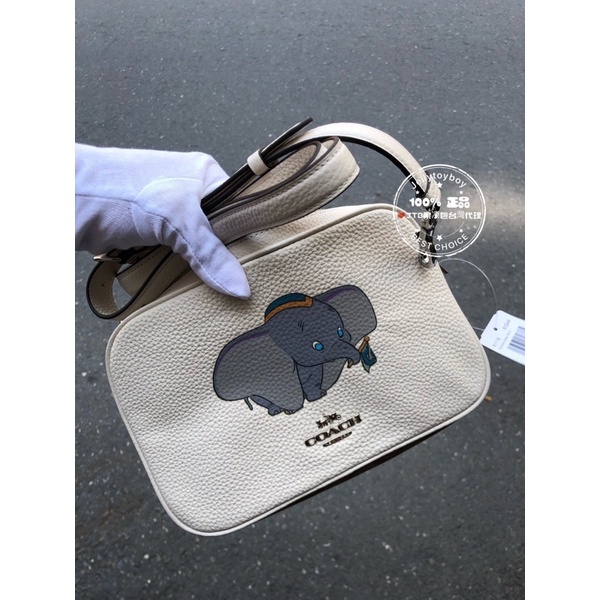 完售 全新正品 COACH DISNEY 91118 JES 迪士尼聯名款 小飛象 白色拼色 相機包