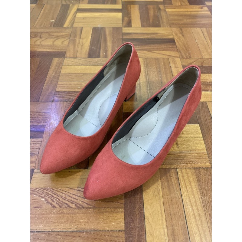 ［二手女鞋］UNIQLO 蕃茄紅 橘紅 低跟鞋 尖頭鞋 22.5cm