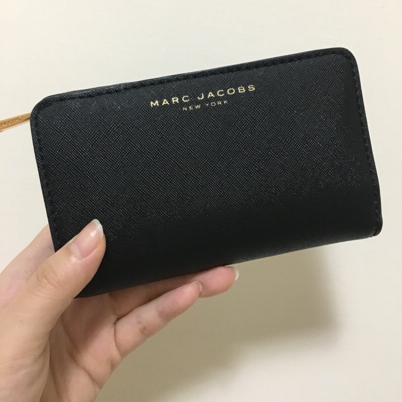 Marc Jacobs 消光黑中皮夾