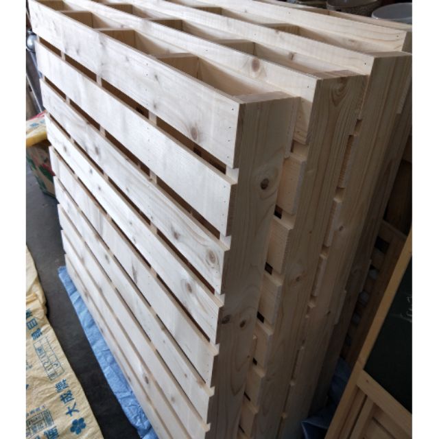 標準雙人木棧板型床底尺寸152×188×10cm（分成76×94×10cm的4片）