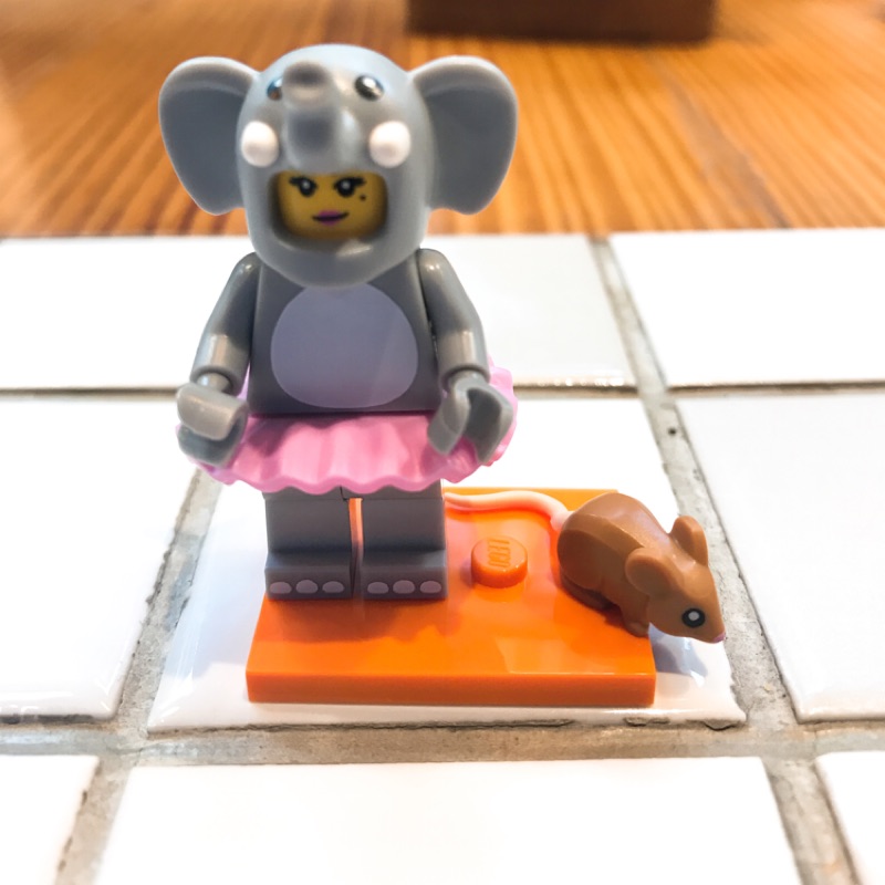 Lego 71021 Minifigure Series 18 - Elephant Girl