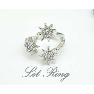 【Lit Ring】華麗銀色三星鑲鑽開口戒指。個性 幾何 星星 星芒 太陽 閃亮 水鑽 開口戒指 戒指 飾品 首飾
