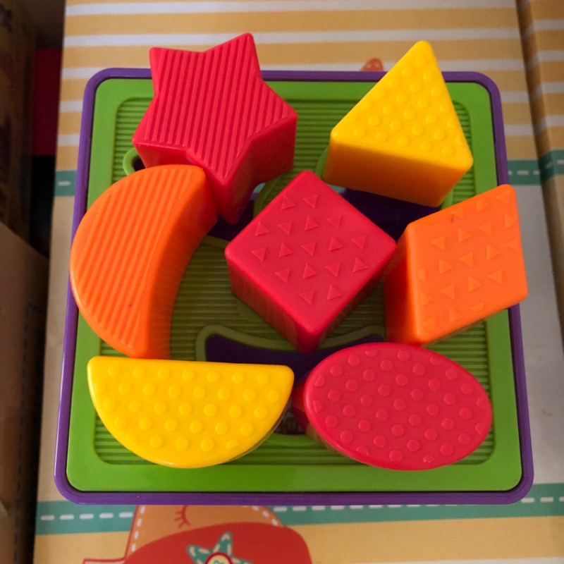 二手寶寶生活用品 / PLAYSKOOL 形狀認知玩具 / 積木配對盒 / 寶寶玩具 / 兒童玩具 / 益智玩具