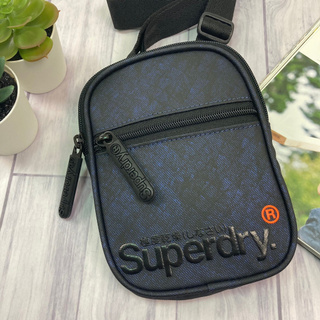 衝評 極度乾燥 小側背包 現貨 星空藍 男女皆可 superdry 小包包 可調背帶 越南製 #7853