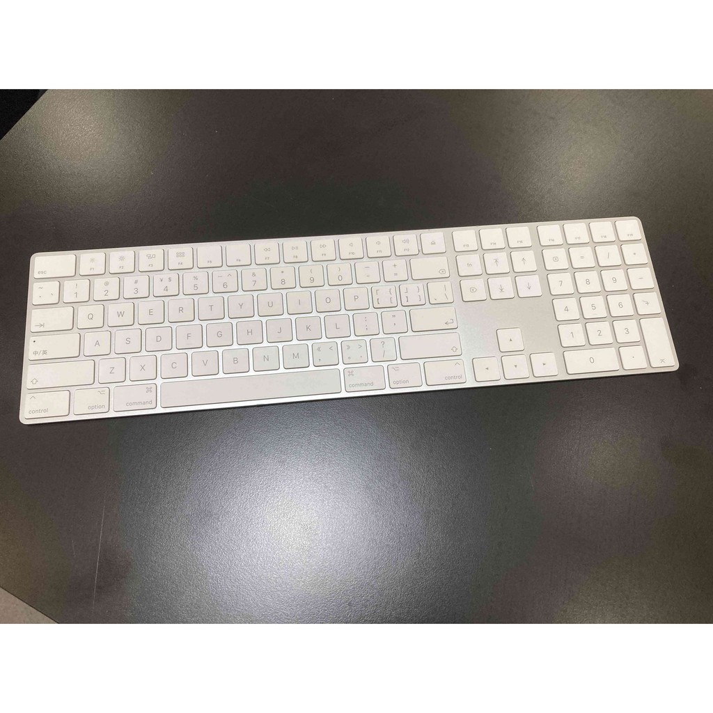 Apple Magic Keyboard2 二代無線長鍵盤 銀白色 有數字鍵 英文鍵盤 只要2200 !!!