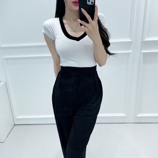 Winni shop韓國連線✈️正韓 V領滾邊短版短袖T 上衣 T恤 短袖上衣 短袖T恤 短版上衣 短版T 滾邊上衣