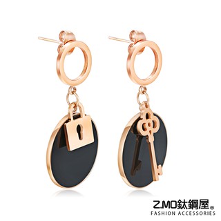 Z.MO鈦鋼屋 女生耳環 圓牌耳環 鈦鋼耳環 鎖匙圓牌耳環 不對稱耳環 鍍玫瑰金色 時尚簡約 優雅風格【EKS514】