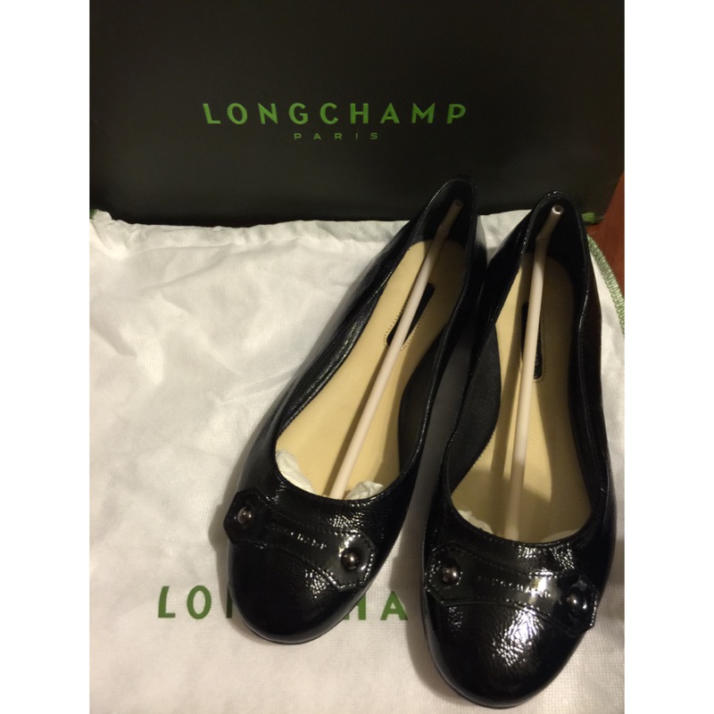 Longchamp小牛漆皮平底鞋