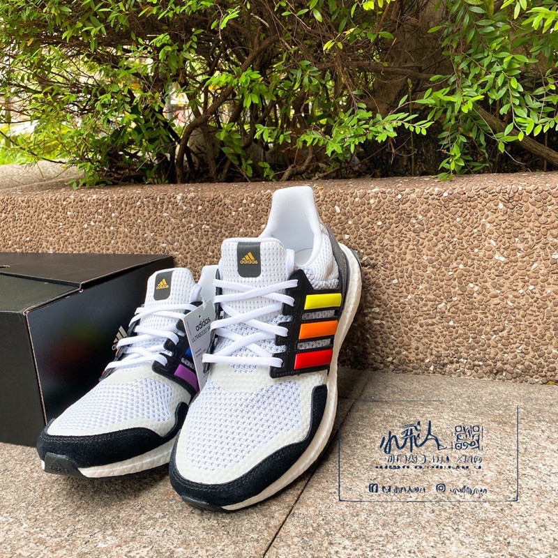 ultra boost s&l pride