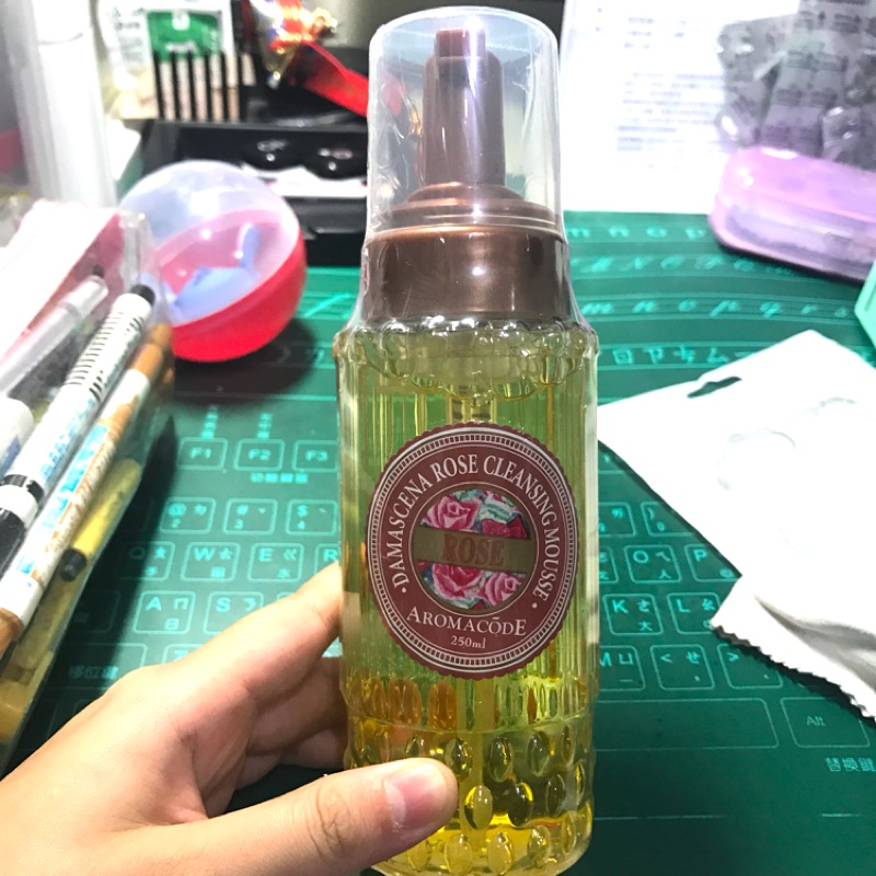 大馬士革玫瑰氨基酸淨白洗卸兩用慕斯