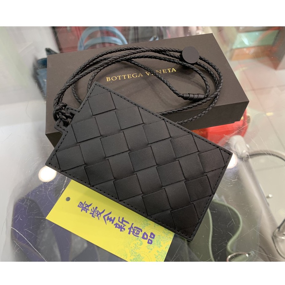 Bottega Veneta Bv 607518 全新黑色牛皮大編織格紋掛頸卡片夾識別證證件套xd5331 已售完 蝦皮購物