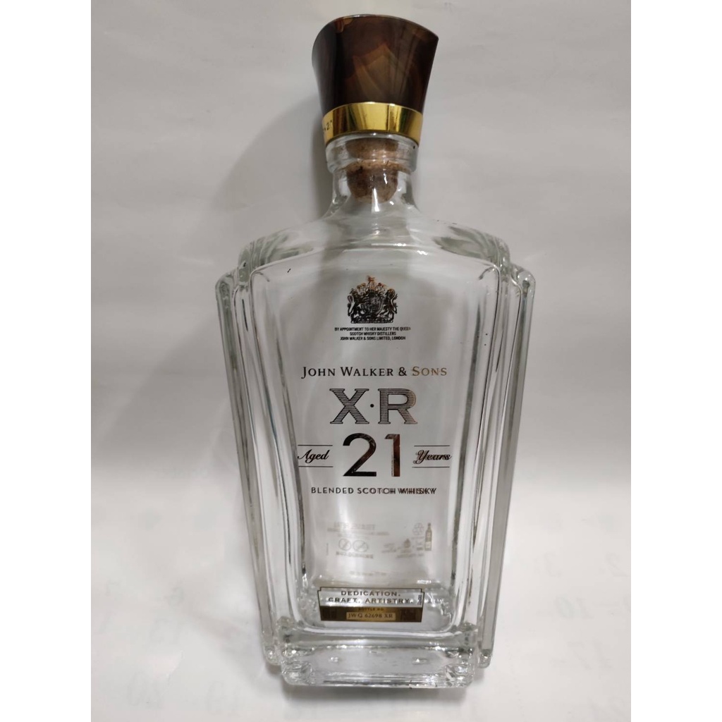 二二手品 約翰走路XR21年蘇格蘭威士忌 /空酒瓶/玻璃瓶/酒瓶/裝飾/容器/花瓶/收藏 空瓶盒 磁吸盒子