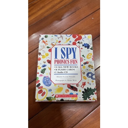 I Spy phonics fun-12 Books &amp; 16 Flash Cards + CD