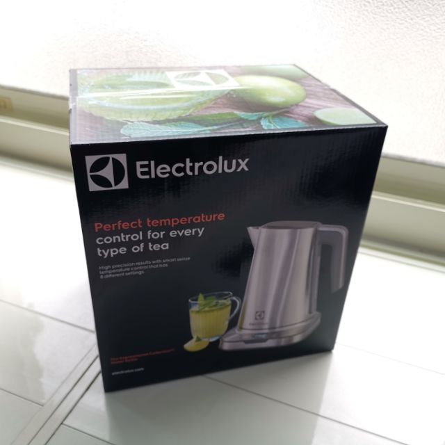 Electrolux 溫控電茶壺 EEK7804S