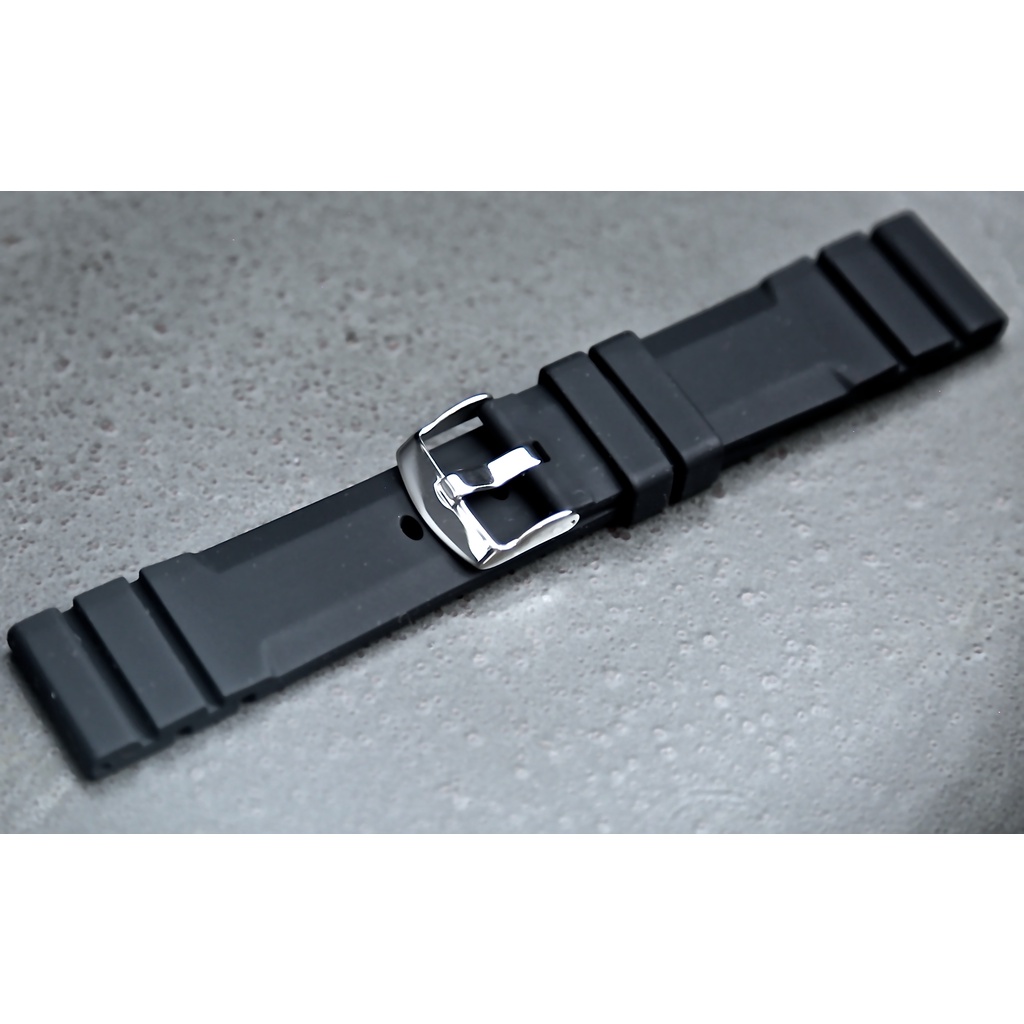 小沛的新衣～24mm超值超man 矽膠錶帶不鏽鋼扣~黑色 promaster