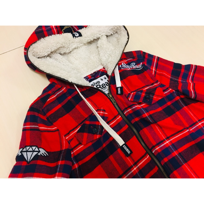經典商品 StayReal 紅色長版 格紋休閒保暖外套（女版）