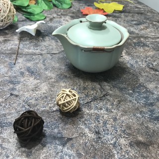 [Chengyuan****]正港 仿宋汝窯 ♦️粉青 手抓壺 蓋碗 綁繩壺 容量：約220cc ｛ 底款：尚陶 }
