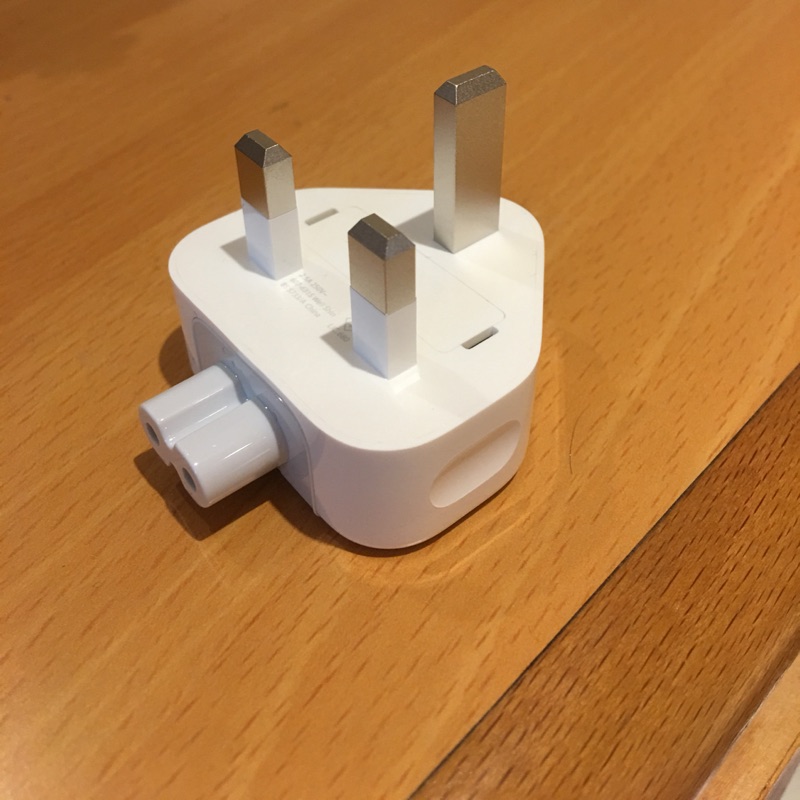 Apple iPhone充電器旅行轉換插頭，英規（英國.香港.澳門）