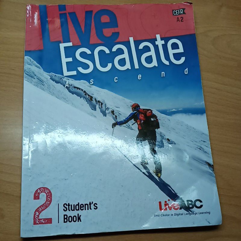 （二手書）Live Escalate