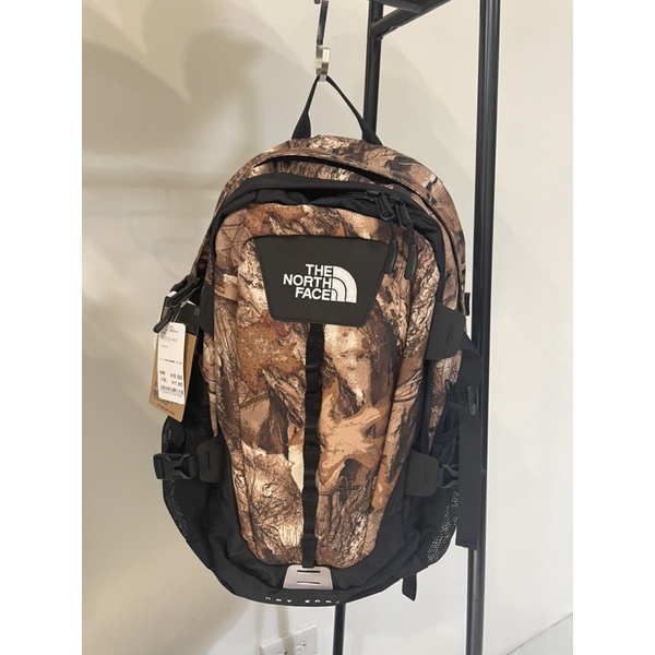 ｛ Via ｝台北信義 THE NORTH FACE 後背包 落葉造型 現貨